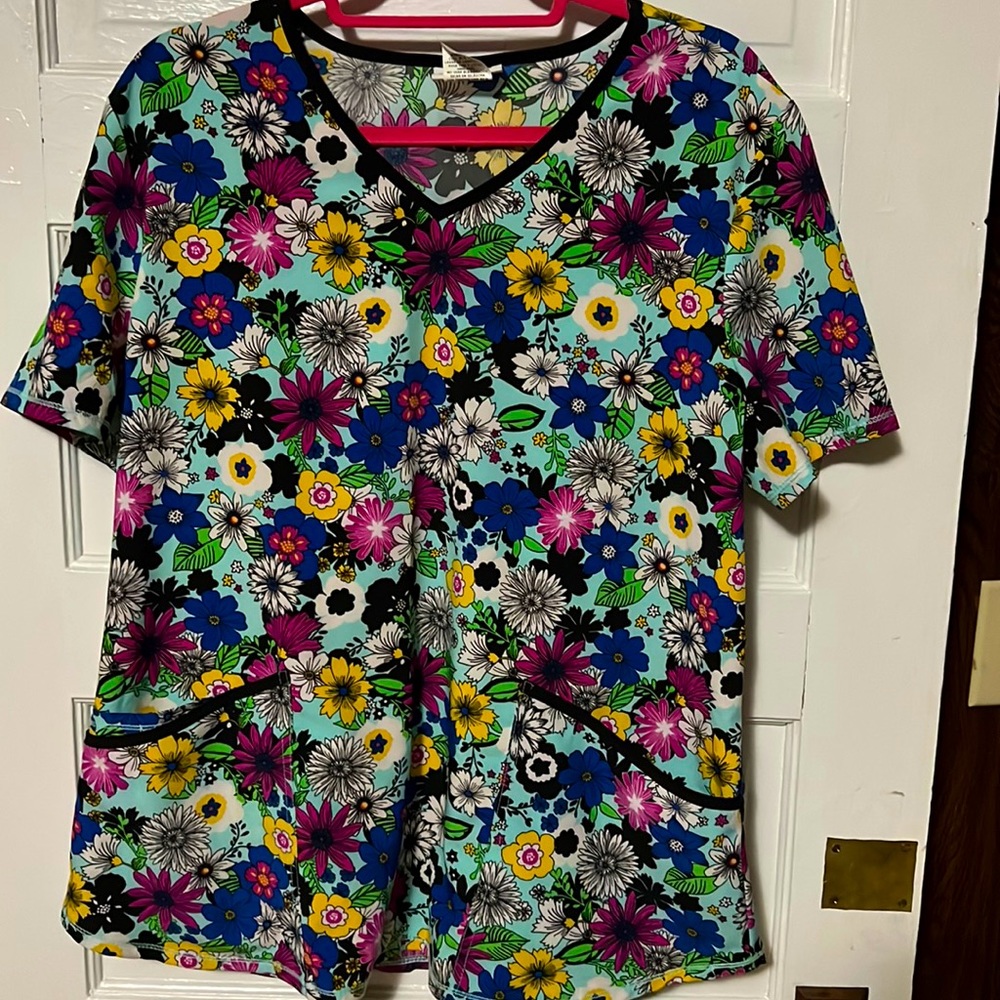 Scrubstar scrub top